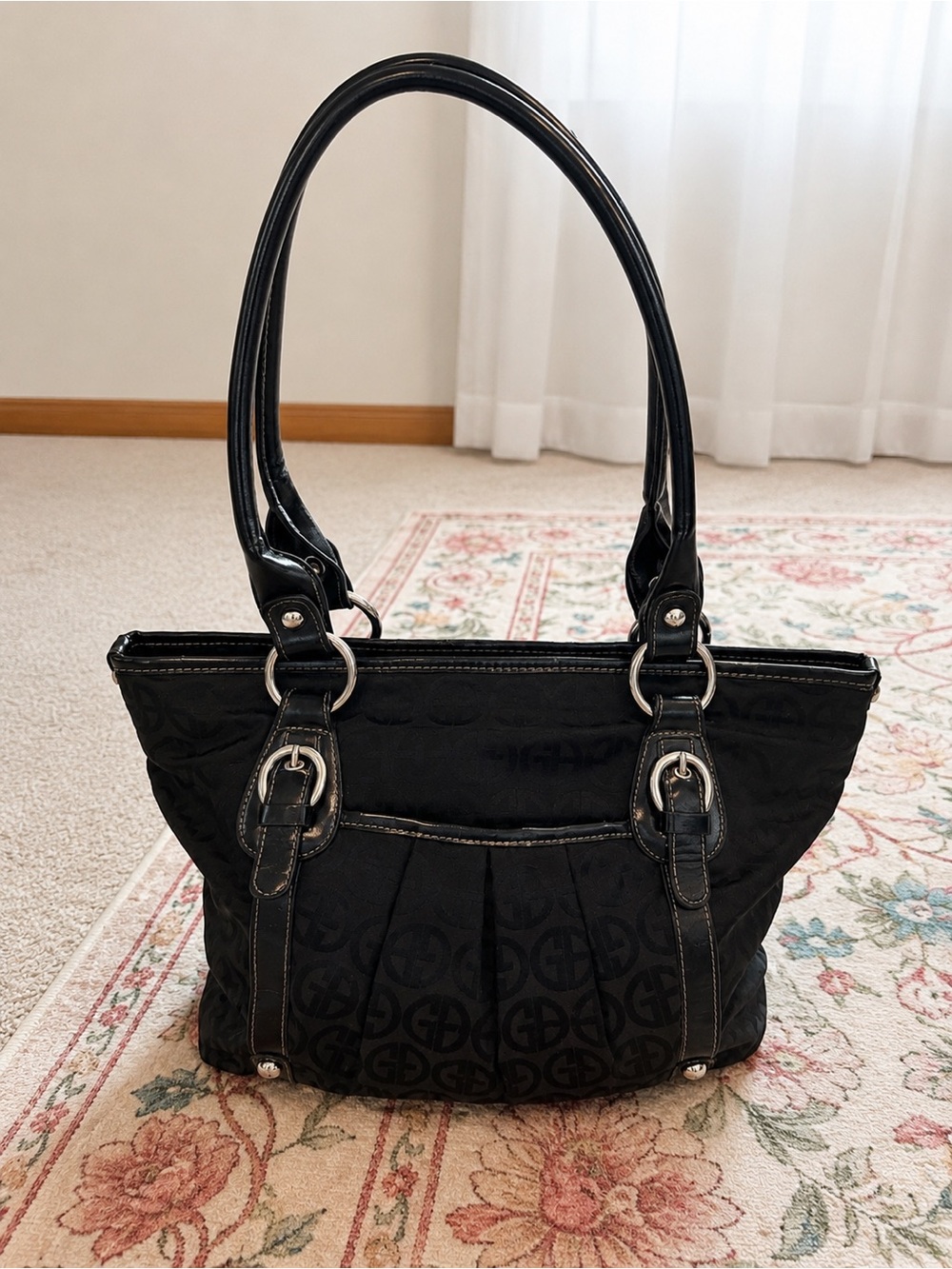 Black Quilted Signature-Pattern Shoulder Bag